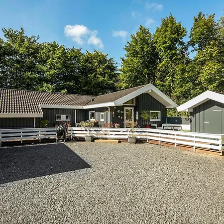Ferienhaus Toftlund With A Fireplace 01